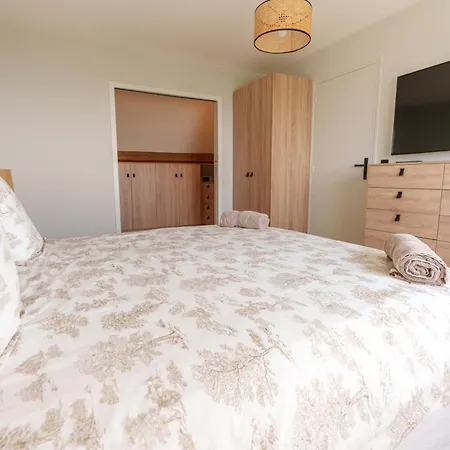 Superbe Maison 4ch Proche De La Avec Piscine *