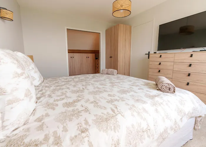 Superbe Maison 4ch Proche De La Avec Piscine *