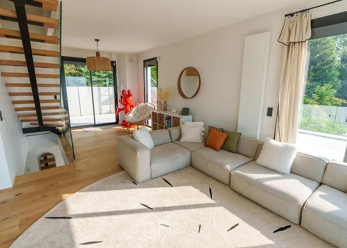 Superbe Maison 4ch Proche De La Avec Piscine *